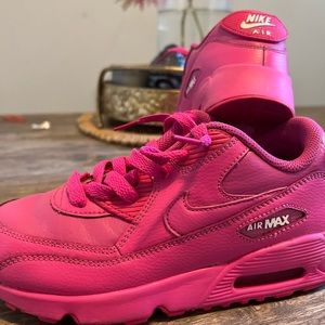 Nike air max hot pink big girl kicks
